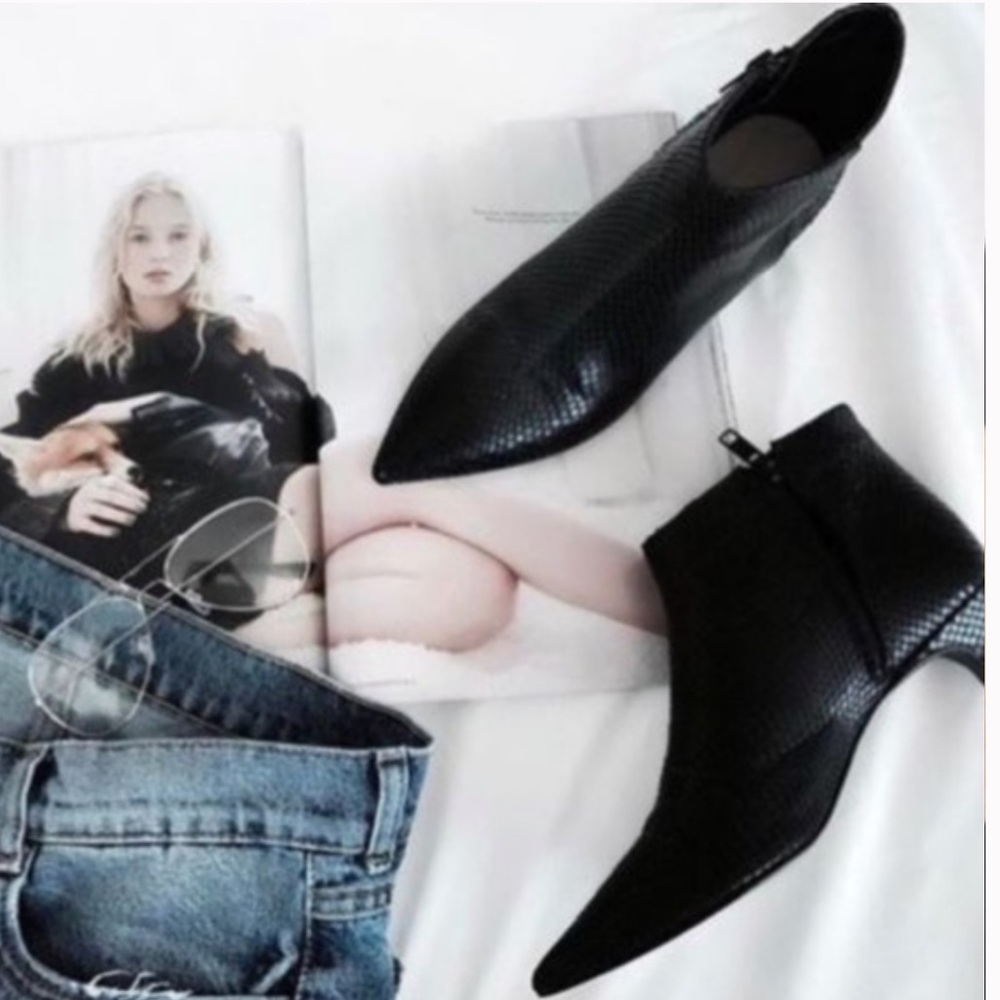 ZARA black snake skin pointed toe booties | US 7